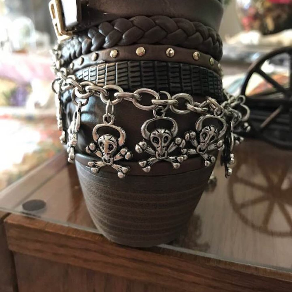 5/$20🔥Yo-Ho-Ho Boot Bracelet by Designs by Dee Dee🔥 bundle special price - Picture 2 of 2
